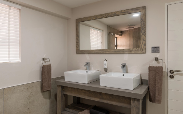 Cayley Mountain Resort