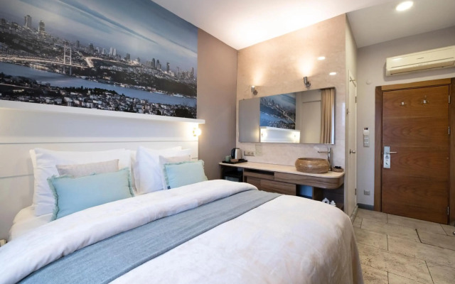 The Pera Hotel