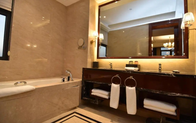 Taizhou Haiyan Jinling International Hotel