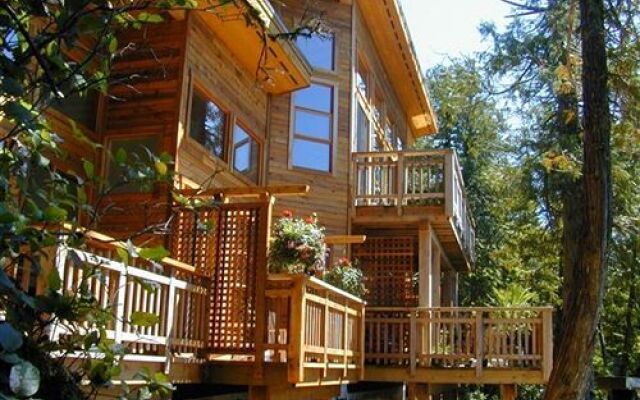 He-Tin-Kis Lodge