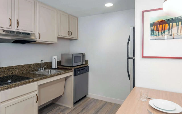 Homewood Suites by Hilton Tampa Airport - Westshore