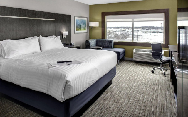 Holiday Inn Express & Suites Coldwater by IHG