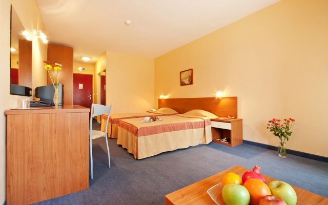 Saint George Hotel & Medical Spa