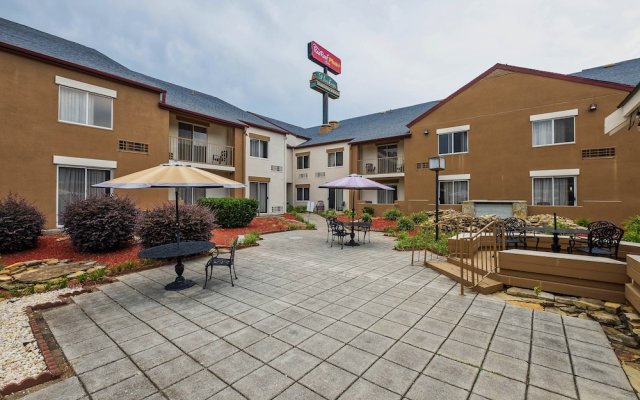 Red Roof Inn PLUS+ & Suites Knoxville West-Cedar Bluff