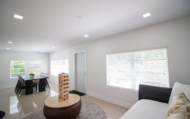Like New Miami Springs Family Home