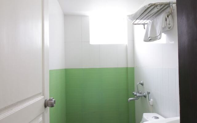 Hotel White Parrot