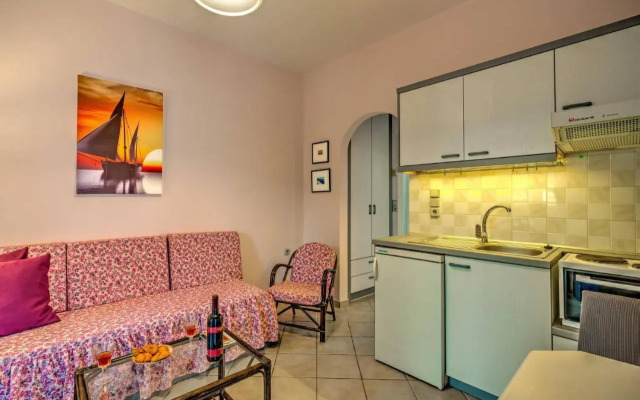 BBQ-Backyard -of Amoudara-Full Kitchen-Parking-4