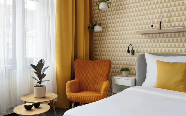 Riverside Hotel by Goodnite cz