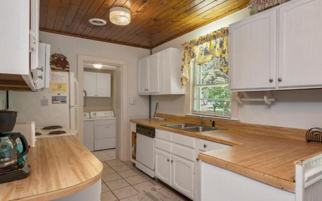 Papas Place by Oak Island Accommodations