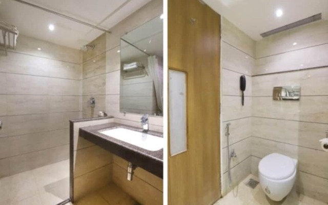 OYO 9677 Hotel Surya