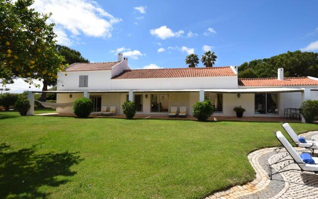 Beautiful Holiday Home With Private Pool