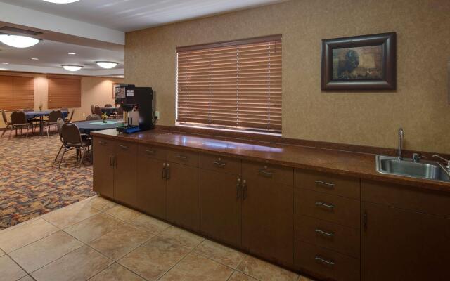 Best Western Plus Kelly Inn & Suites