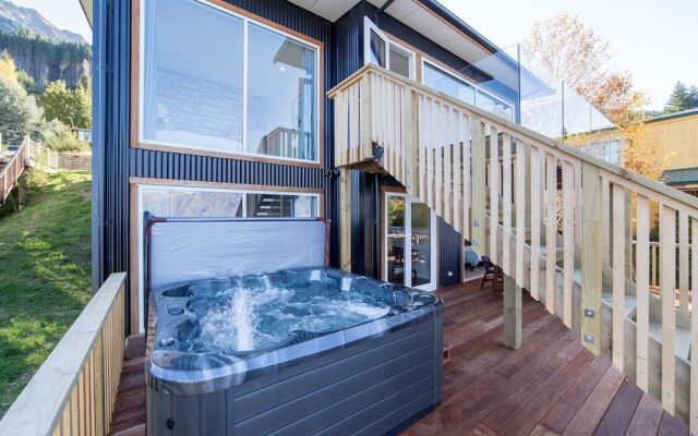 Sagittarius DH Lake View Villa