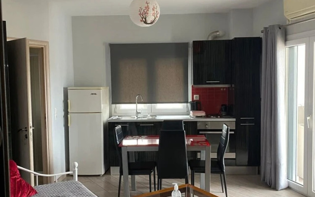 Arethousa City View Getaway - Chalkida s Cozy Gem