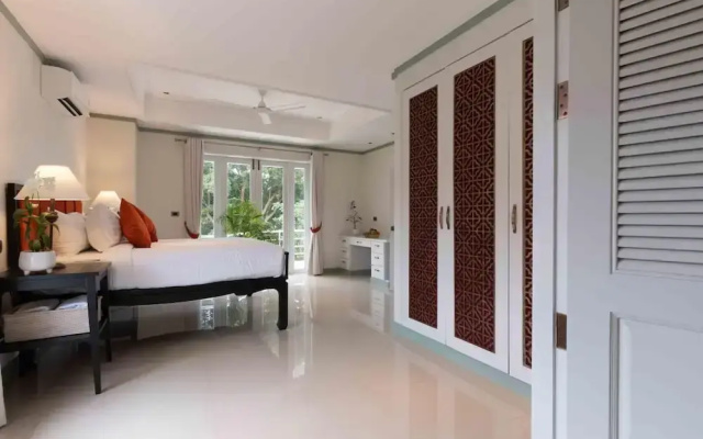 4Bed PoolVillaSteps from the Beach KBR34