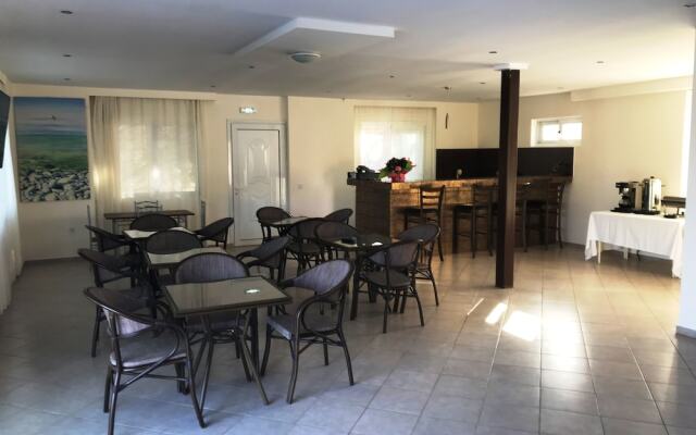 Ai - Helis Resort Hotel