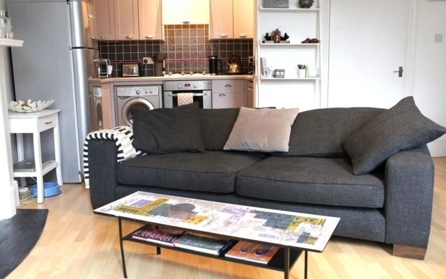 Trendy 2BD Flat in West Hampstead