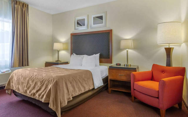 Quality Inn & Suites Lakewood - Denver Southwest