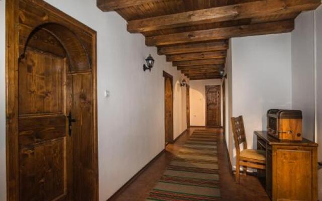 Kostadinovi Kashti Complex