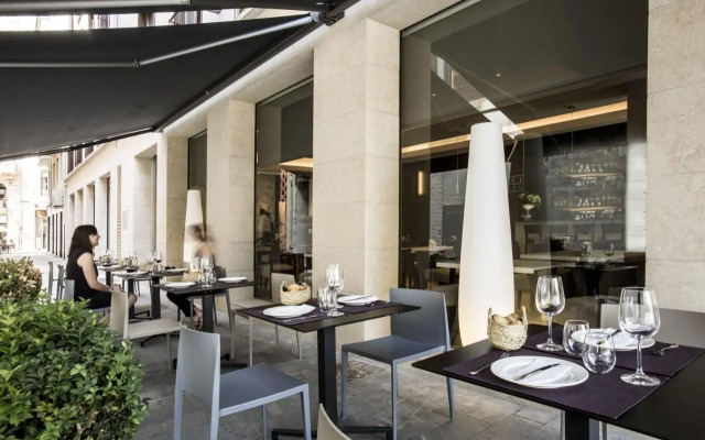 Vincci Mercat Hotel