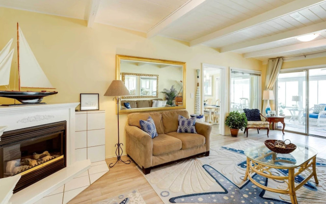 Between the Dunes: Breezy Beachfront Oceano Home!