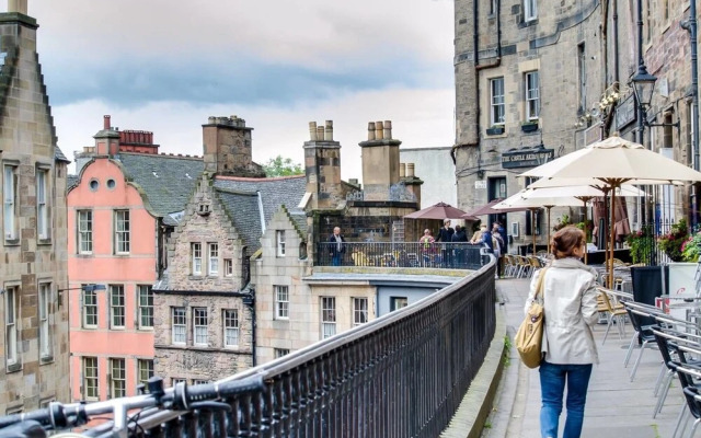 Old Town Castle Terrace 3 Bedroom Apartment
