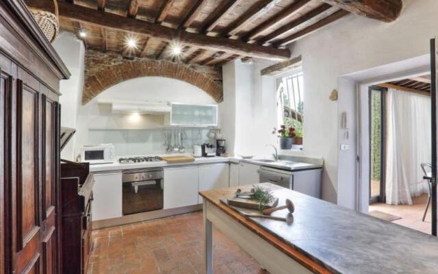 Villa in Private Estate,shared Pool,parking,3km to Ponte Vecchio