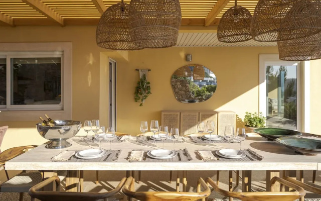 Coastline Arrabida Villa by Cadenzalux