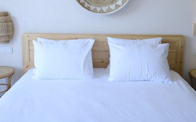 Rue Rooms