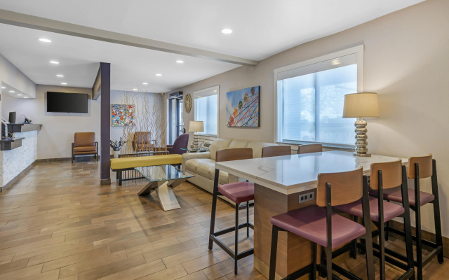 Best Western Plus Altoona Inn