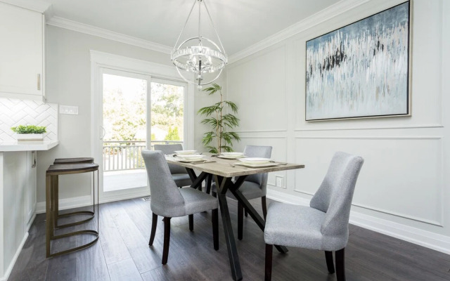 Stunning and Exclusive Home in Burlington