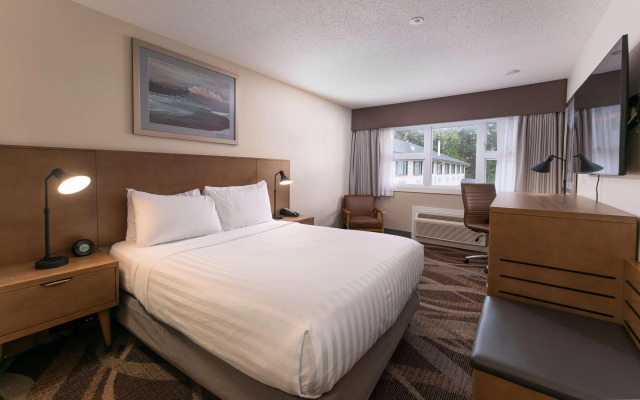 Prestige Hudson Bay Lodge & Conference Centre, WorldHotels Crafted Collection