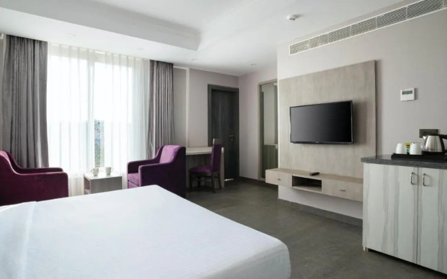 OYO 2440 Palm Grove