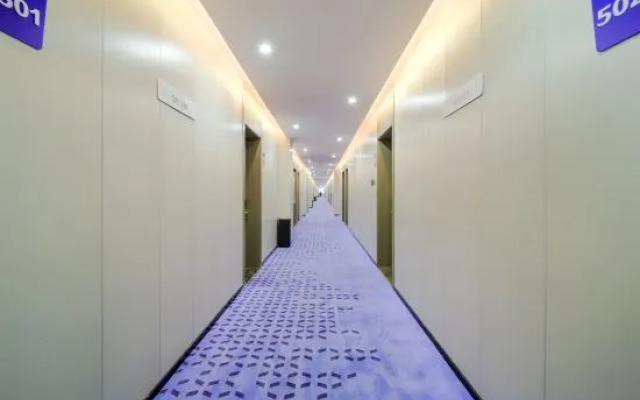 7Days Inn Hotel (Zhoukou Wuyi Square City Central Hospital)