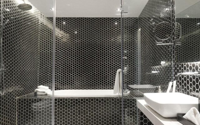 M Roof Hotel & Residences