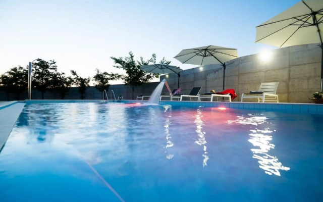 Armitage - Family Friendly - A1