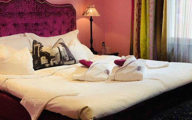 Dorsia Hotel & Restaurant