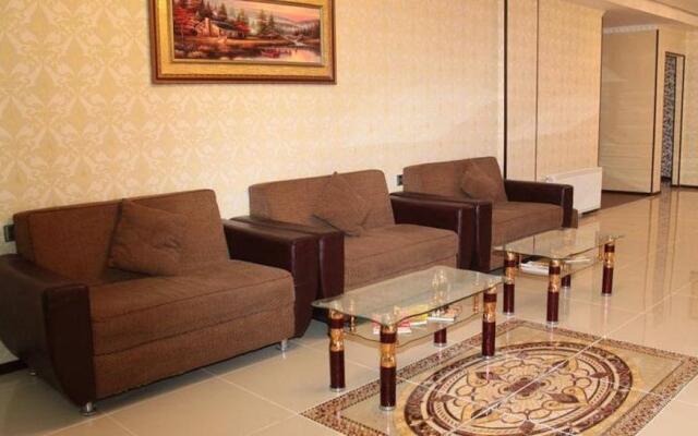 Avand Hotel