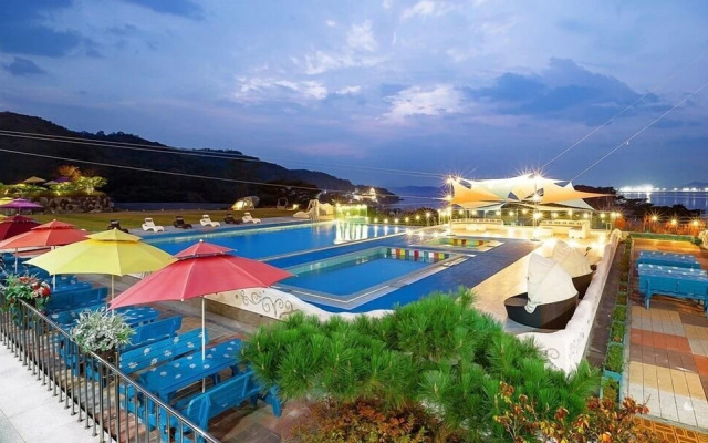 Elijah Resort