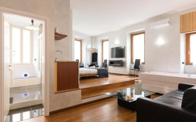 PLAZA SUITE Collection