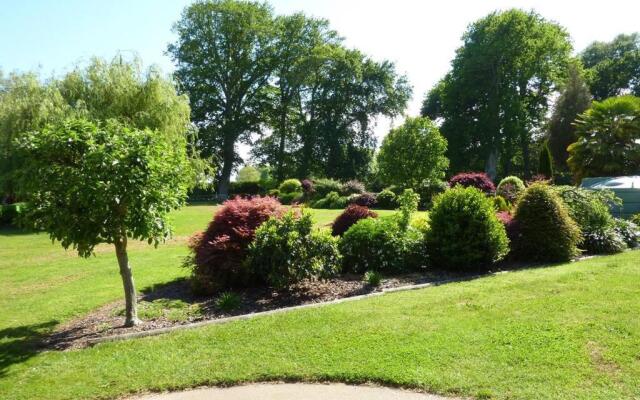 The Pool House, Romantic Country, King Bed