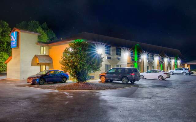 Quality Inn & Suites Metropolis I-24
