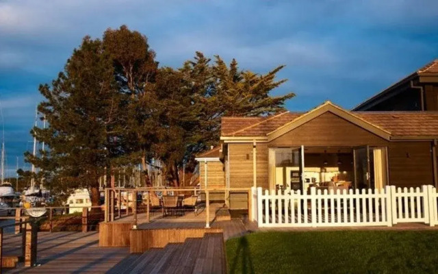 Seaview Holidays - Salterns Village