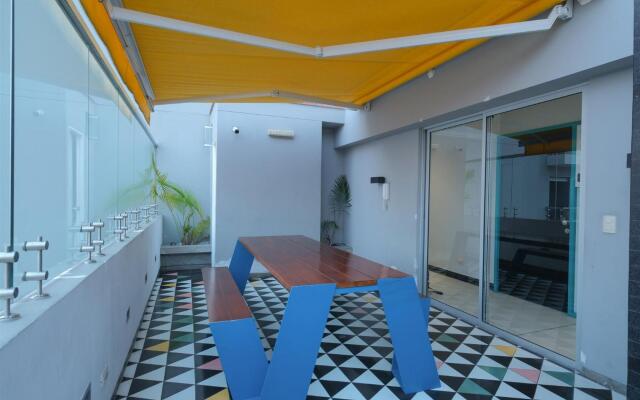 Stylish apt Amazing Ocean View - Gym Karaoke Pool