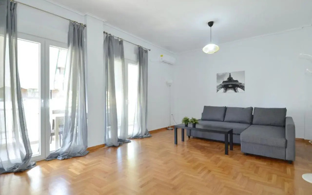 A spacious minimal apatment at Chalandri