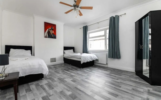 4br-10guests-parking-garden