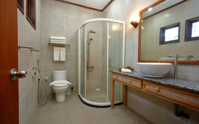 Mari Mari Backpackers Lodge, Mantanani Island