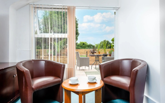 Abbey Lawn Hotel
