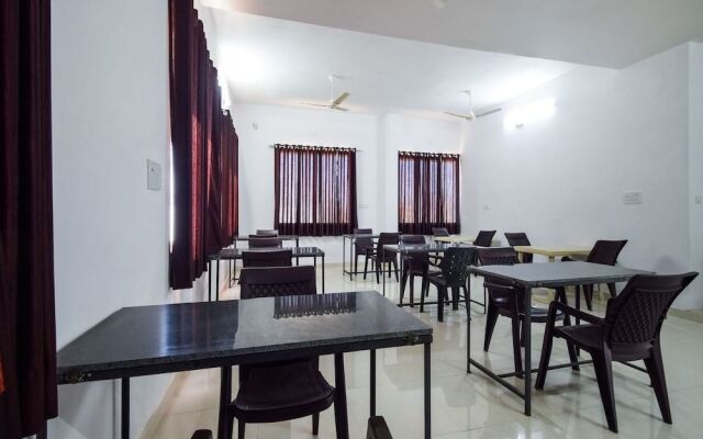 Oyo 27014 Badam Palace