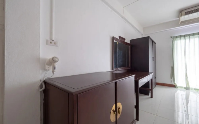 OYO 1123 The One Health Care and Apartment